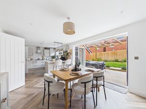Kitchen/Diner- click for photo gallery